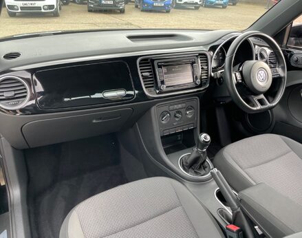 Volkswagen Beetle DESIGN TSI 24