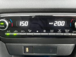 Mazda 2 Hybrid SELECT 50