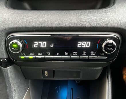 Mazda 2 Hybrid SELECT 51