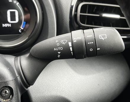 Mazda 2 Hybrid SELECT 60