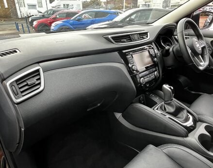 Nissan Qashqai DIG-T TEKNA DCT 17