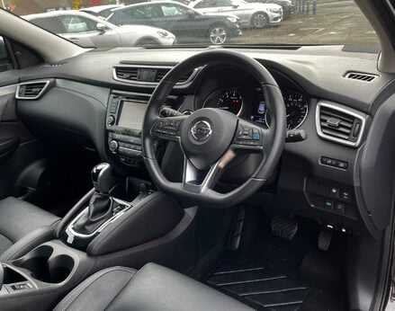 Nissan Qashqai DIG-T TEKNA DCT 18