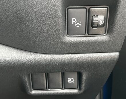 Toyota C-HR DESIGN 56