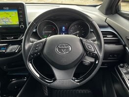 Toyota C-HR DESIGN 20