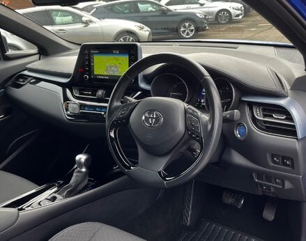 Toyota C-HR DESIGN 18