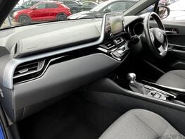 Toyota C-HR DESIGN 17