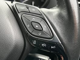 Toyota C-HR DESIGN 52