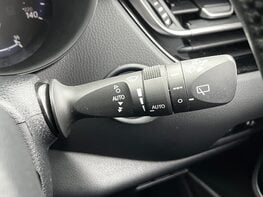 Toyota C-HR DESIGN 54