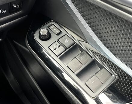 Toyota C-HR DESIGN 58