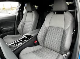 Toyota C-HR DESIGN 60