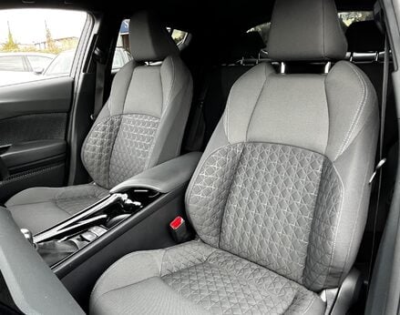 Toyota C-HR DESIGN 60