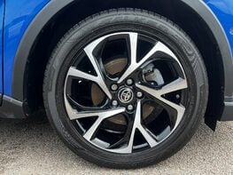 Toyota C-HR DESIGN 16