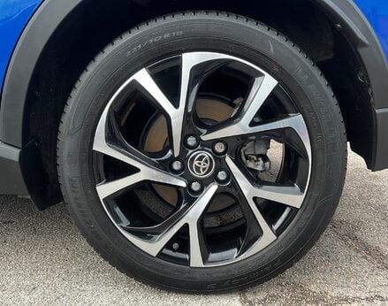 Toyota C-HR DESIGN 14