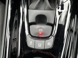 Toyota C-HR DESIGN 48