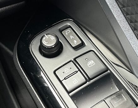 Toyota C-HR DESIGN 57