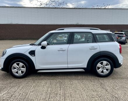 Mini Countryman COOPER 11
