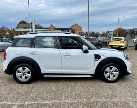 Mini Countryman COOPER 10