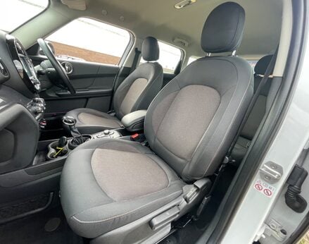 Mini Countryman COOPER 52