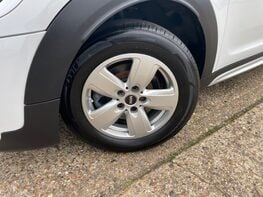 Mini Countryman COOPER 3