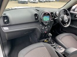 Mini Countryman COOPER 23
