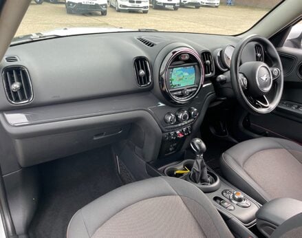 Mini Countryman COOPER 23