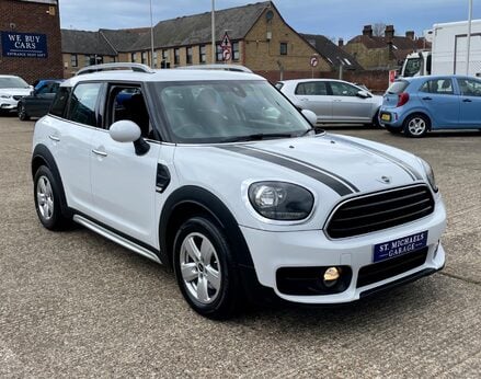 Mini Countryman COOPER 4