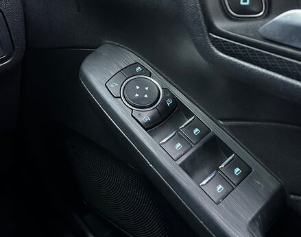 Ford Kuga ST-LINE X EDITION 61