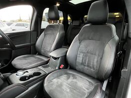 Ford Kuga ST-LINE X EDITION 64