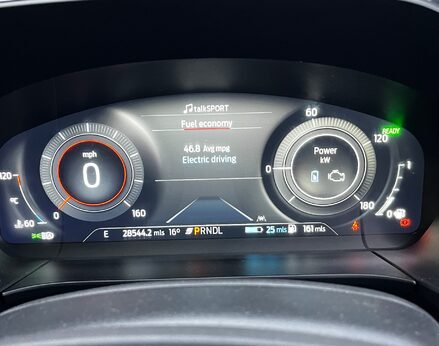 Ford Kuga ST-LINE X EDITION 23