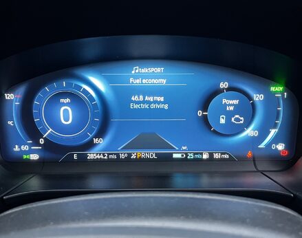 Ford Kuga ST-LINE X EDITION 24