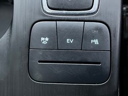 Ford Kuga ST-LINE X EDITION 52