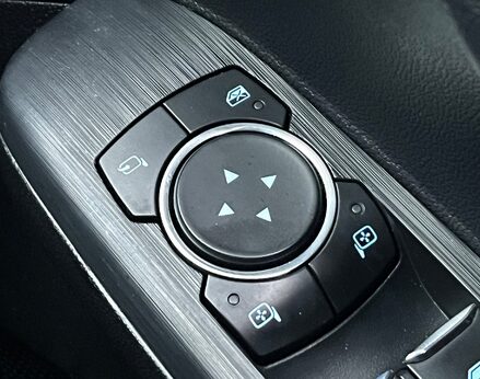 Ford Kuga ST-LINE X EDITION 60