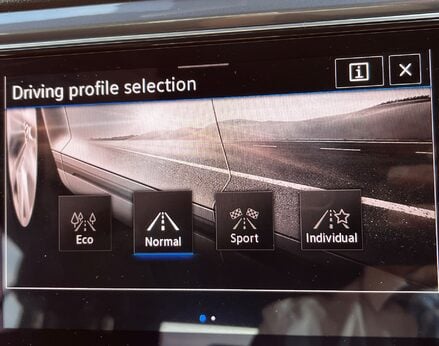 Volkswagen T-Roc R-LINE TDI EVO DSG 63