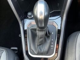 Volkswagen T-Roc R-LINE TDI EVO DSG 71