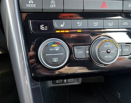 Volkswagen T-Roc R-LINE TDI EVO DSG 68