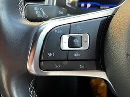 Volkswagen T-Roc R-LINE TDI EVO DSG 73