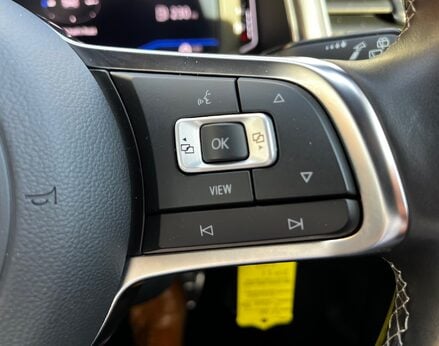 Volkswagen T-Roc R-LINE TDI EVO DSG 74