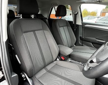 Volkswagen T-Roc MATCH TSI DSG 28