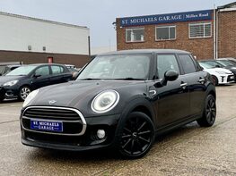 Mini Hatch COOPER 1