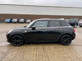 Mini Hatch COOPER 11