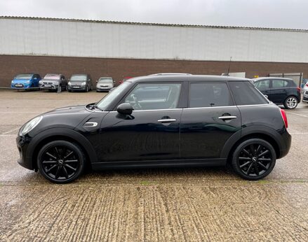 Mini Hatch COOPER 11