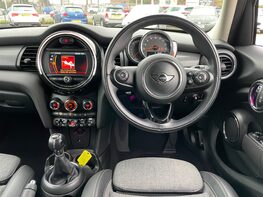 Mini Hatch COOPER 18