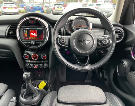 Mini Hatch COOPER 18