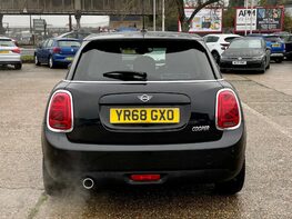 Mini Hatch COOPER 6