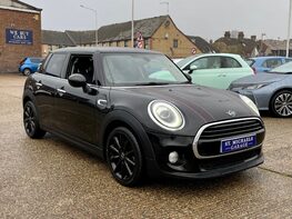 Mini Hatch COOPER 4