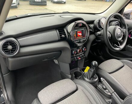 Mini Hatch COOPER 26