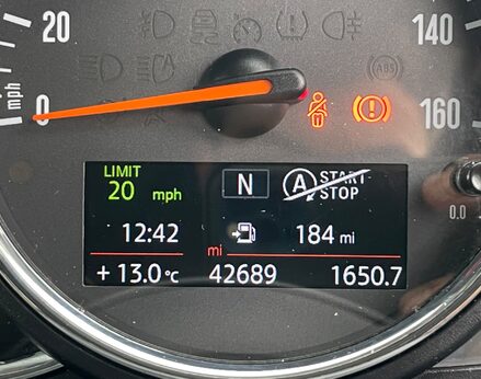 Mini Hatch COOPER 24