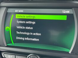 Mini Hatch COOPER 34