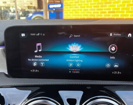 Mercedes-Benz CLA Class CLA 180 AMG LINE PREMIUM PLUS 33