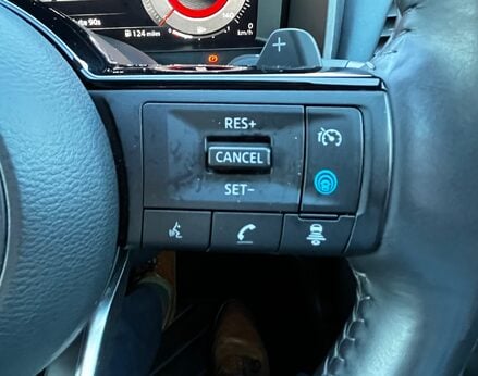 Nissan Qashqai DIG-T TEKNA DCT MHEV 52